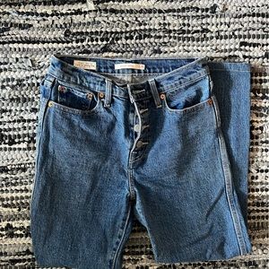 Levi’s Wedgie Straight - size 25